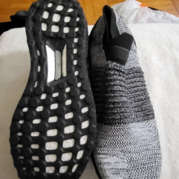 Athletic_Shoes